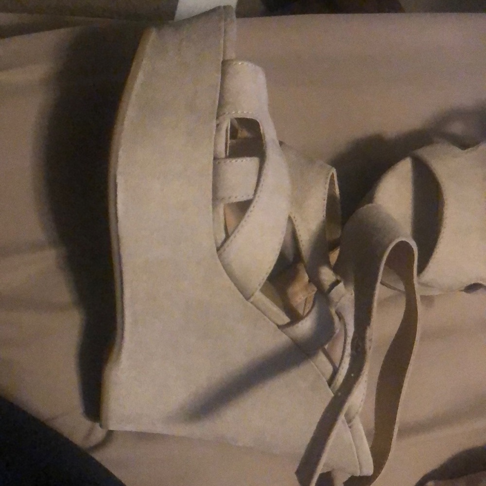 Shoes - Picture 2 of 3